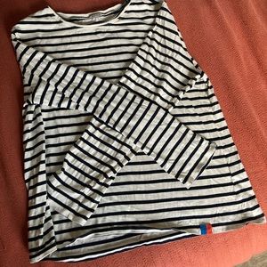 Kule Modern tee, size L